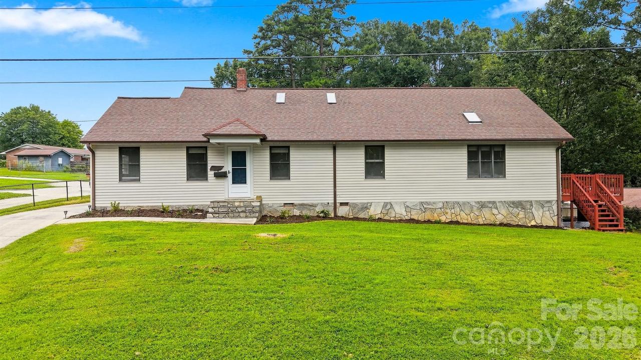 512 Garrou Ave., Valdese, NC 28690