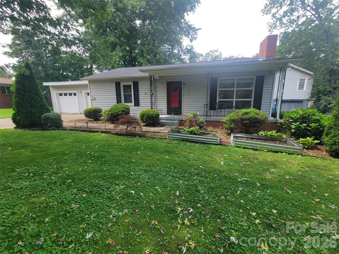678 Brown Ave., Waynesville, NC 28786