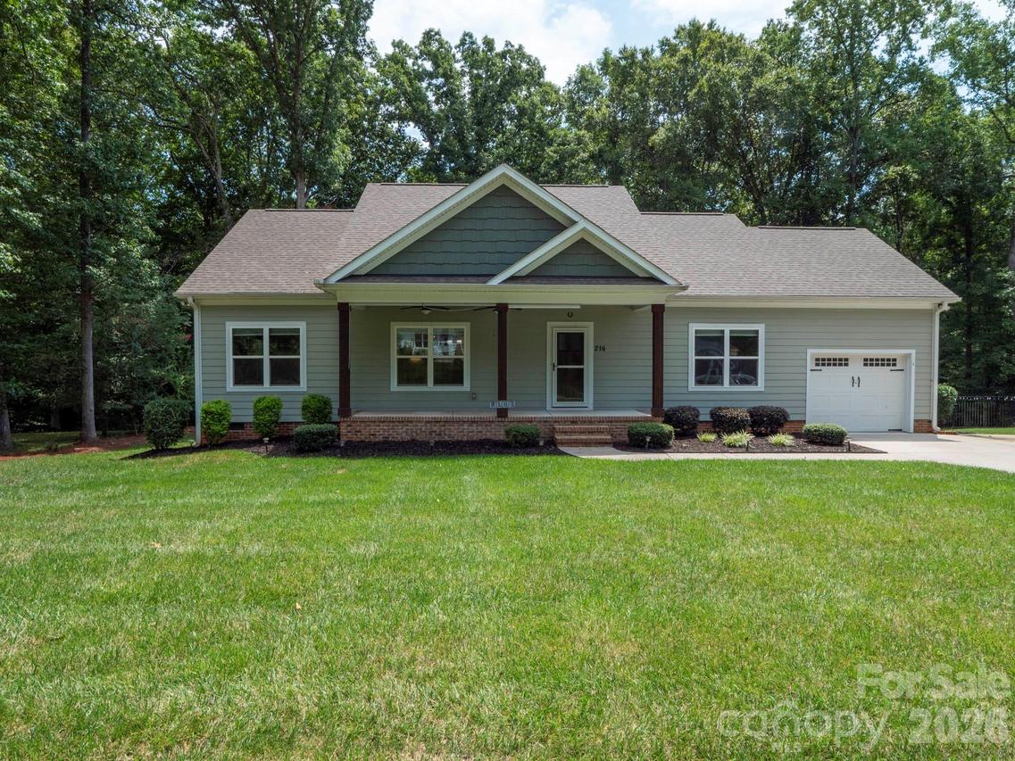 216 Paradise Dr., Belmont, NC 28012