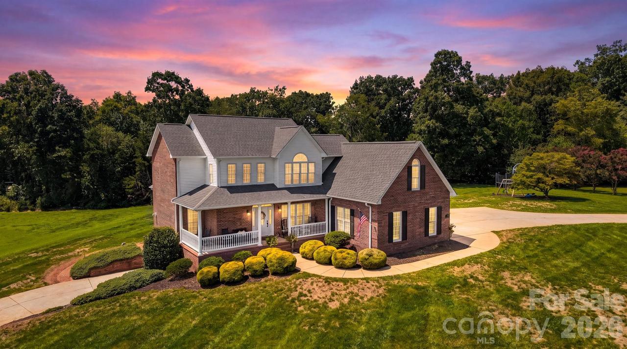 1338 Willow Creek Dr., Newton, NC 28658