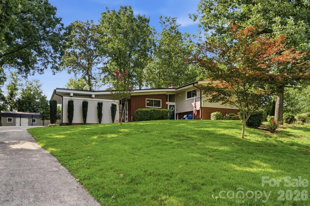 1656 Eastwood Dr., Kannapolis, NC 28083