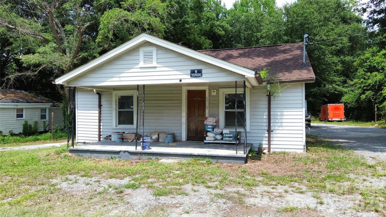 2518 Crescent Ln., Gastonia, NC 28052
