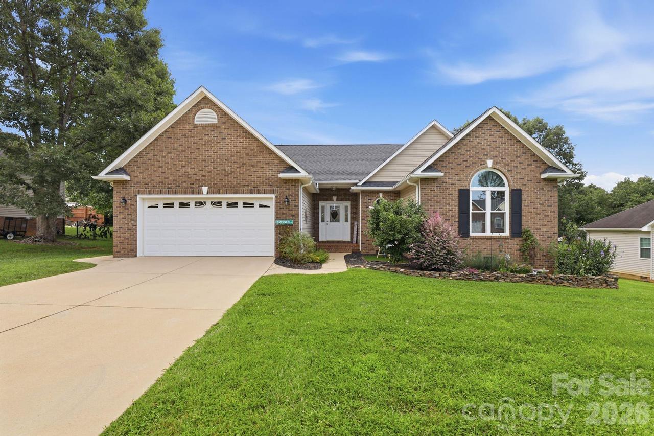 2918 24th Street Dr., Hickory, NC 28601
