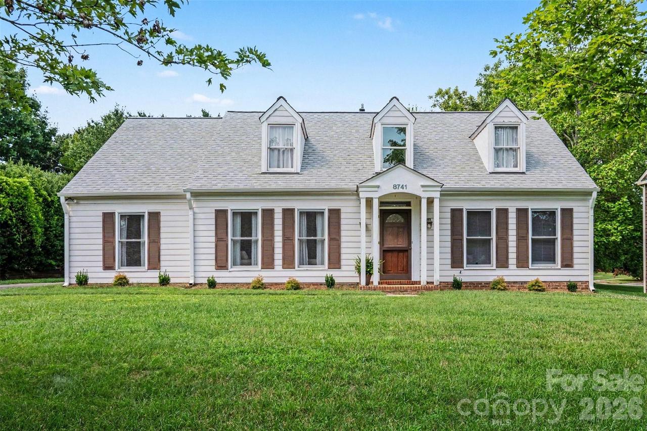 8741 Fieldgate Dr., Charlotte, NC 28277