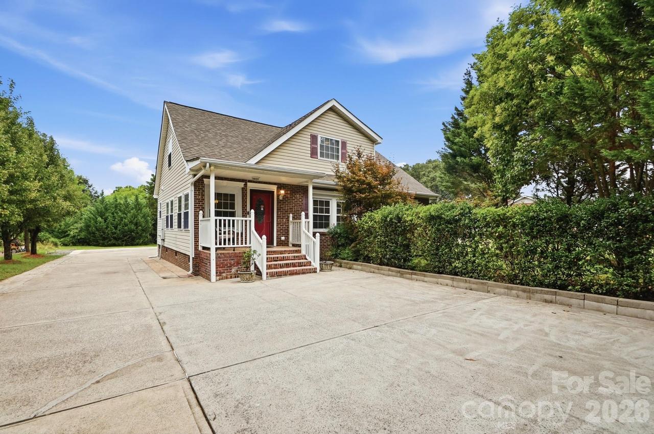 3717 Margaret Wallace Rd., Matthews, NC 28105