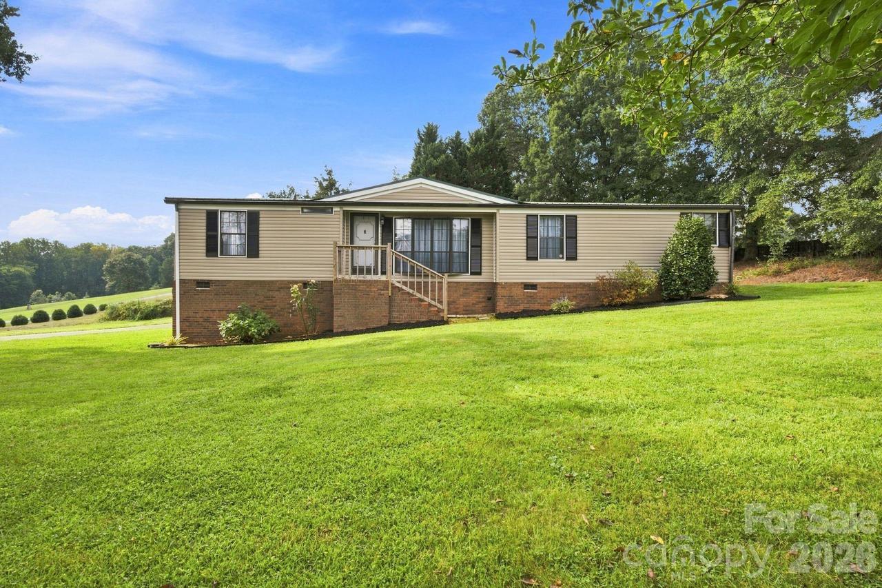 8099 River Bend Dr., Claremont, NC 28610