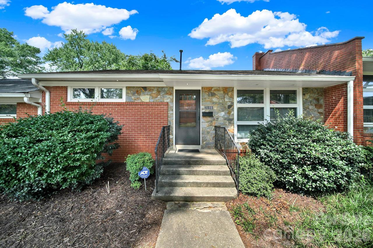 4511 Woodlark Ln., Charlotte, NC 28211