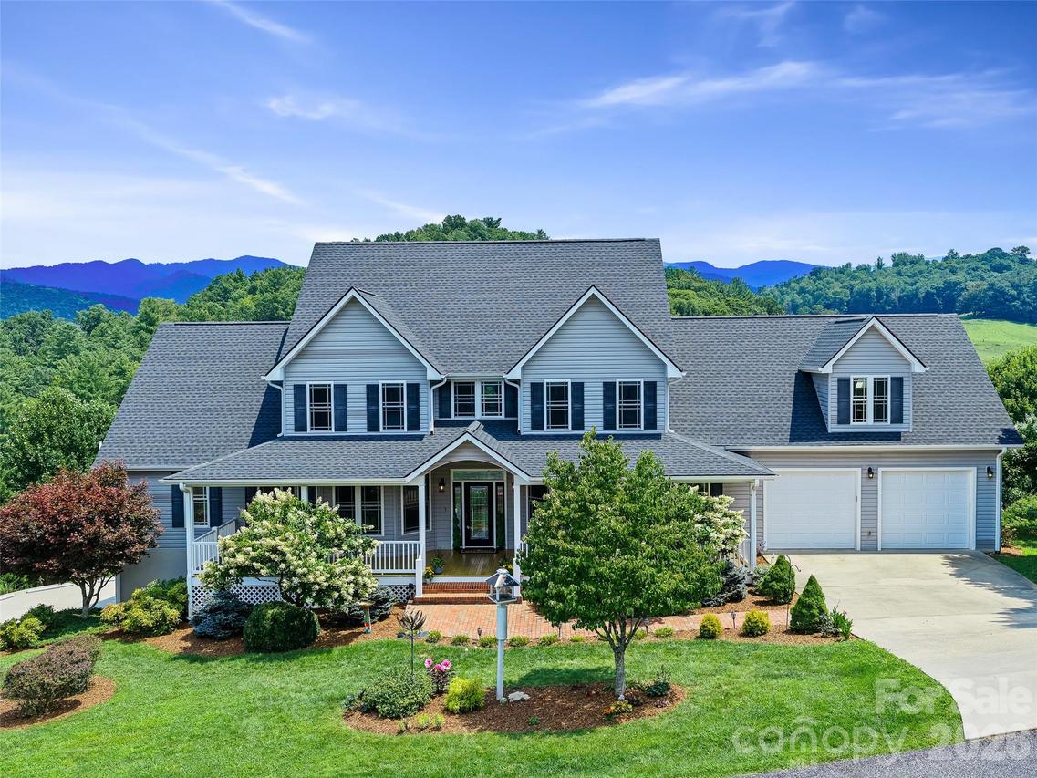 119 Horseshoe Tr., Barnardsville, NC 28709