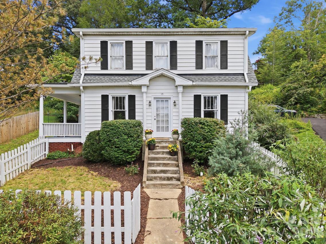 45 Woodvale Ave., Asheville, NC 28804