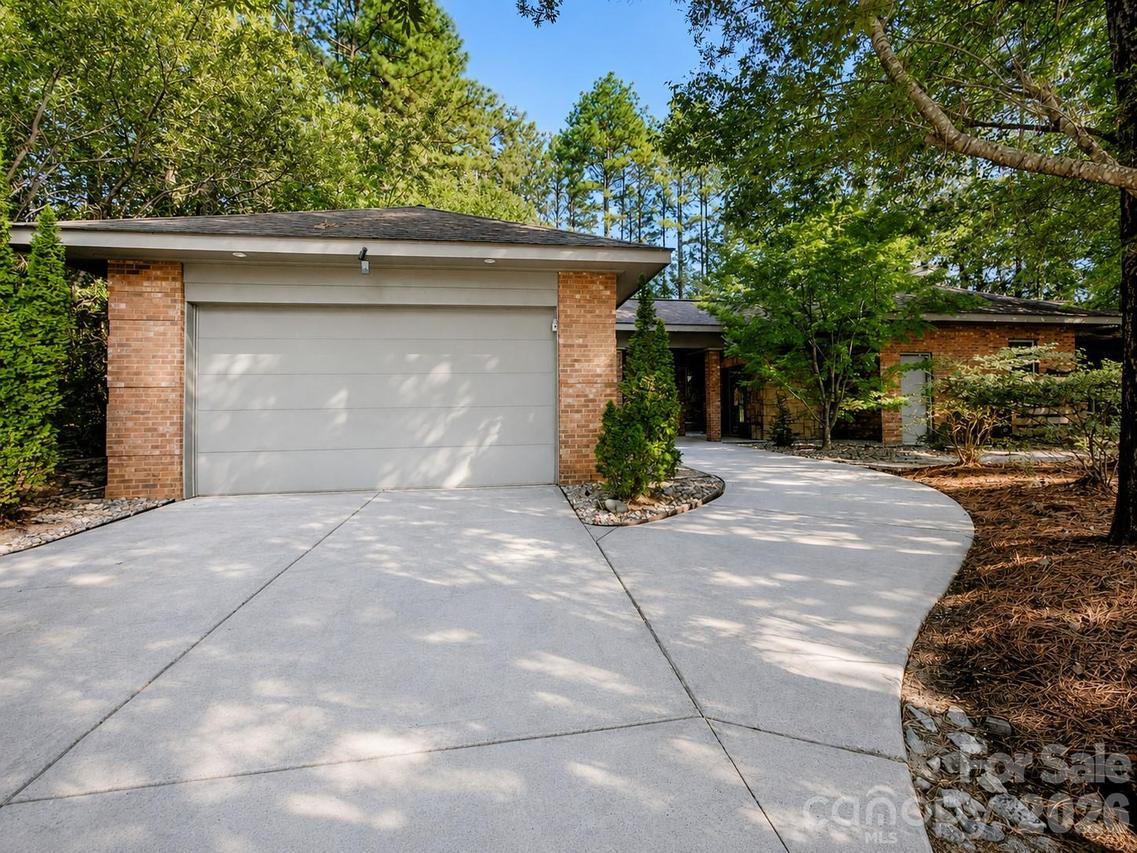 316 Riverwood Rd., Mooresville, NC 28117