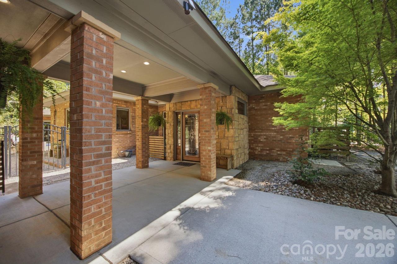 316 Riverwood Rd., Mooresville, NC 28117