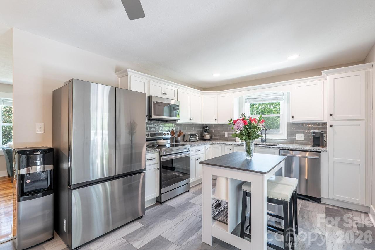 11 Summit Dr., Arden, NC 28704