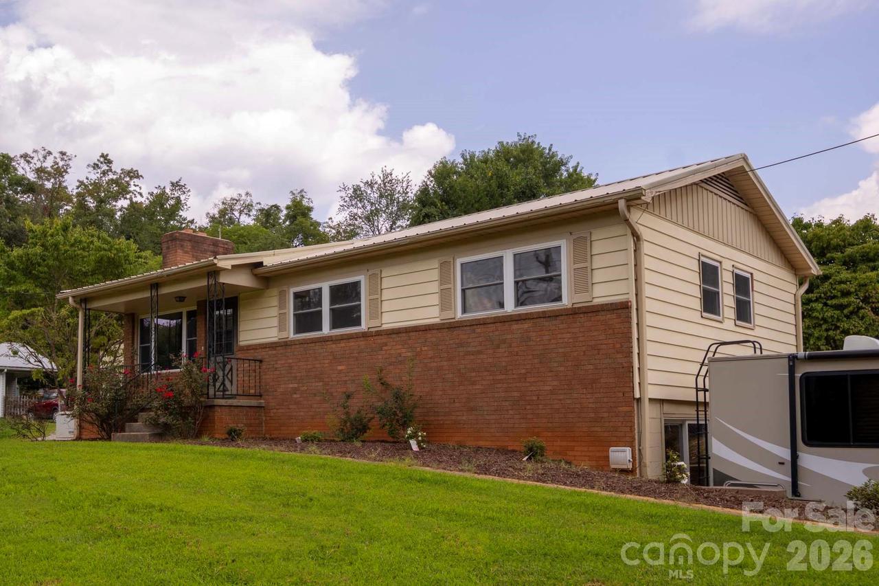317 Brickyard Rd., Asheville, NC 28806