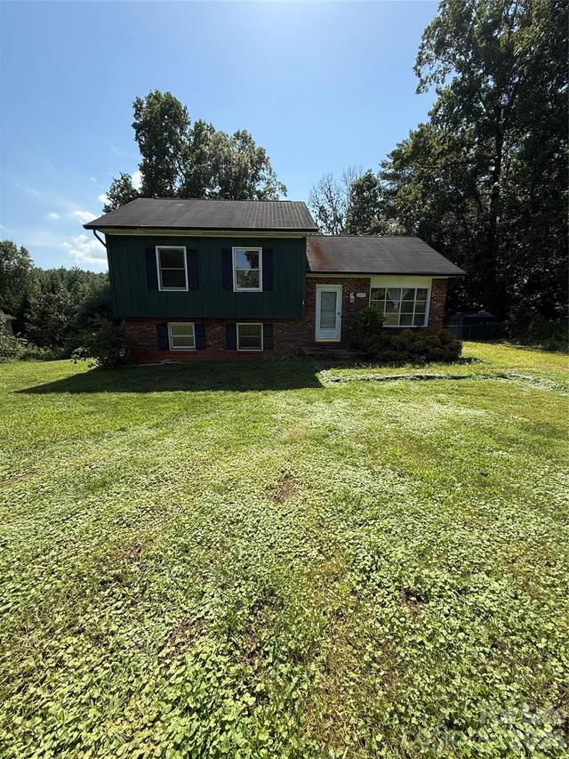 3695 Commanche Ct., Lenoir, NC 28645