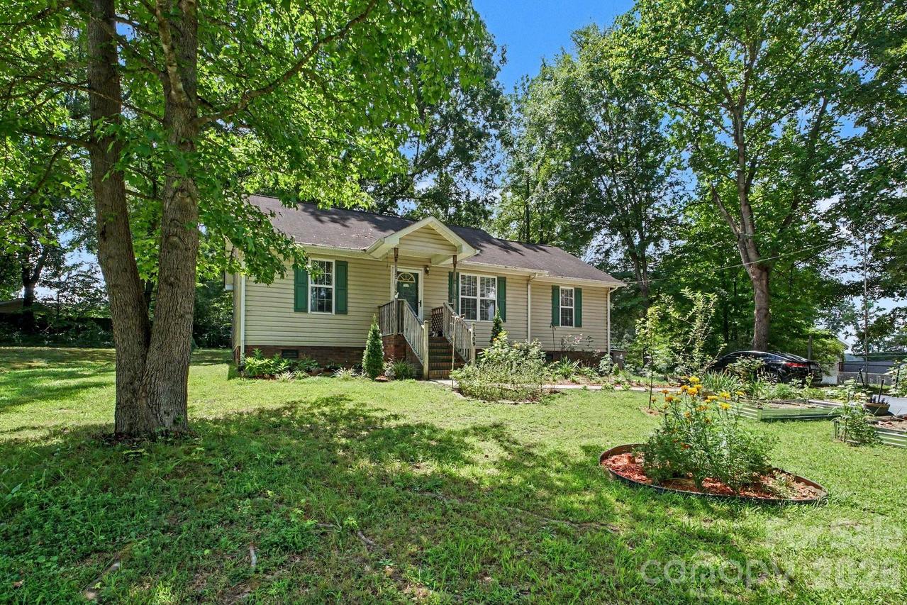 1209 S Juniper St., Kannapolis, NC 28081