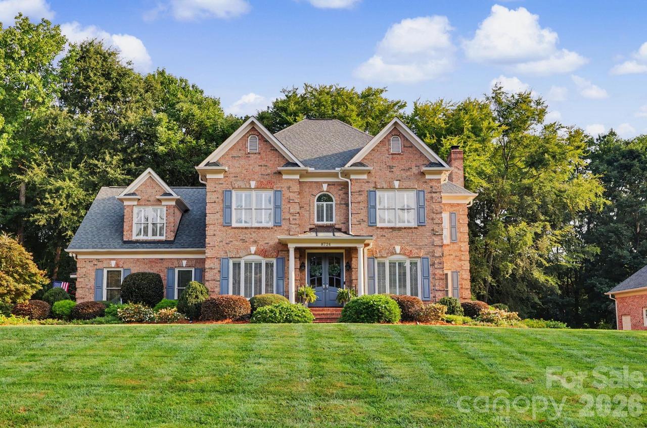 8724 Suninghurst Ln., Charlotte, NC 28277