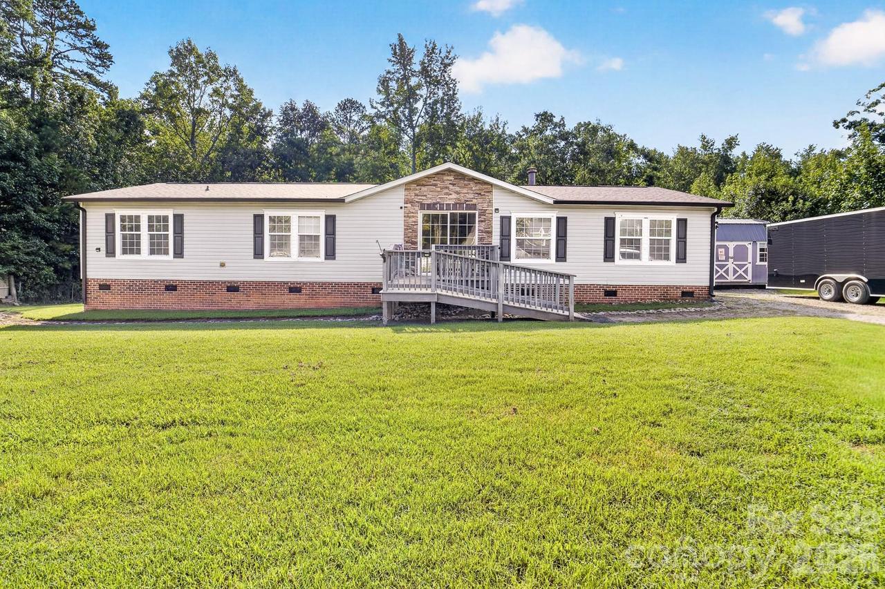 409 Helton Rd., Cherryville, NC 28021