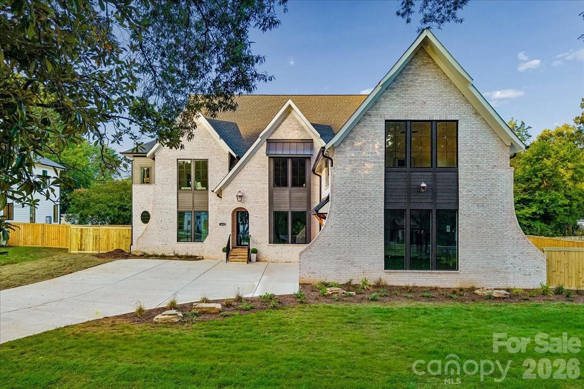 4635 Water Oak Rd., Charlotte, NC 28211