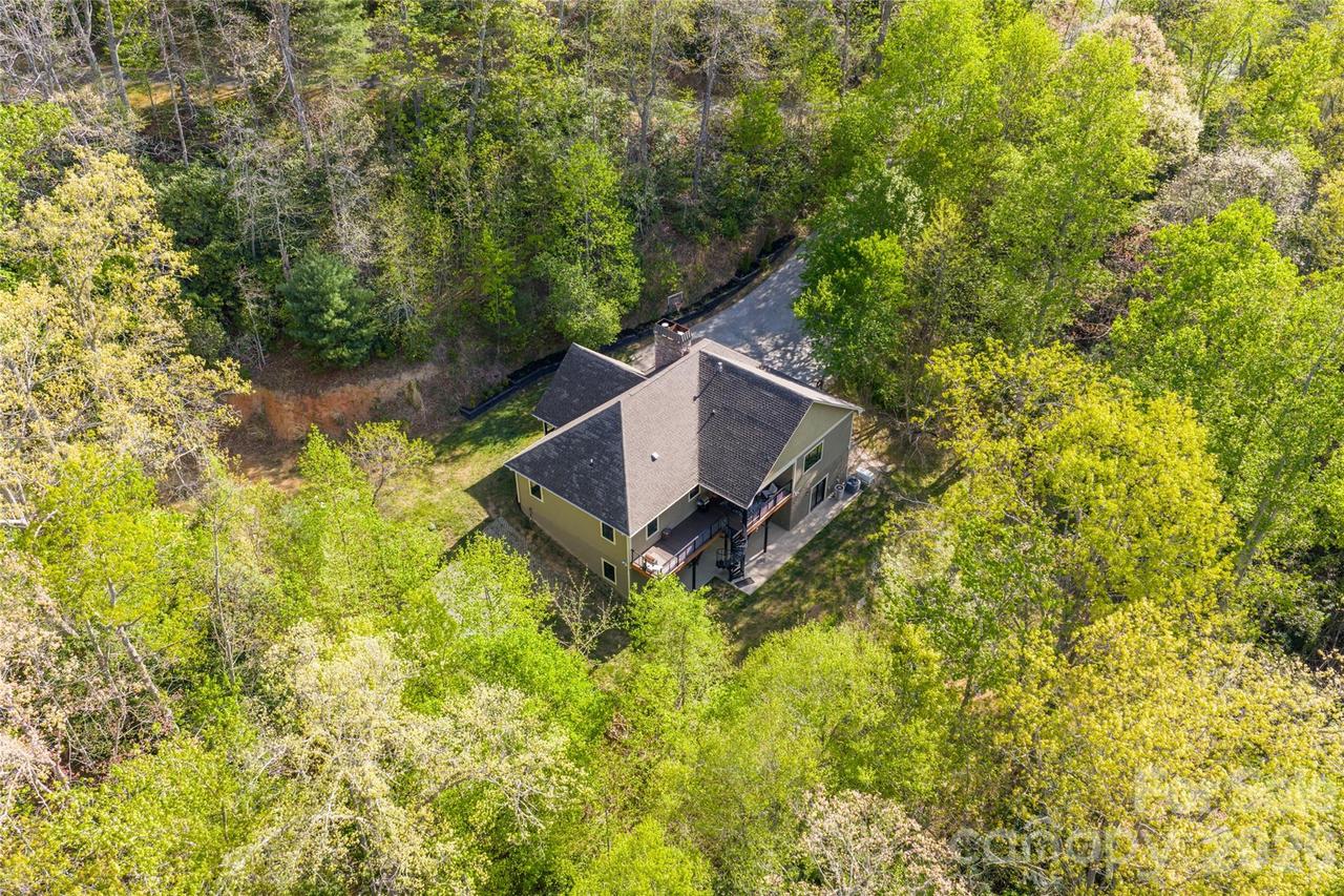 36 Snowshoe Dr., Asheville, NC 28803