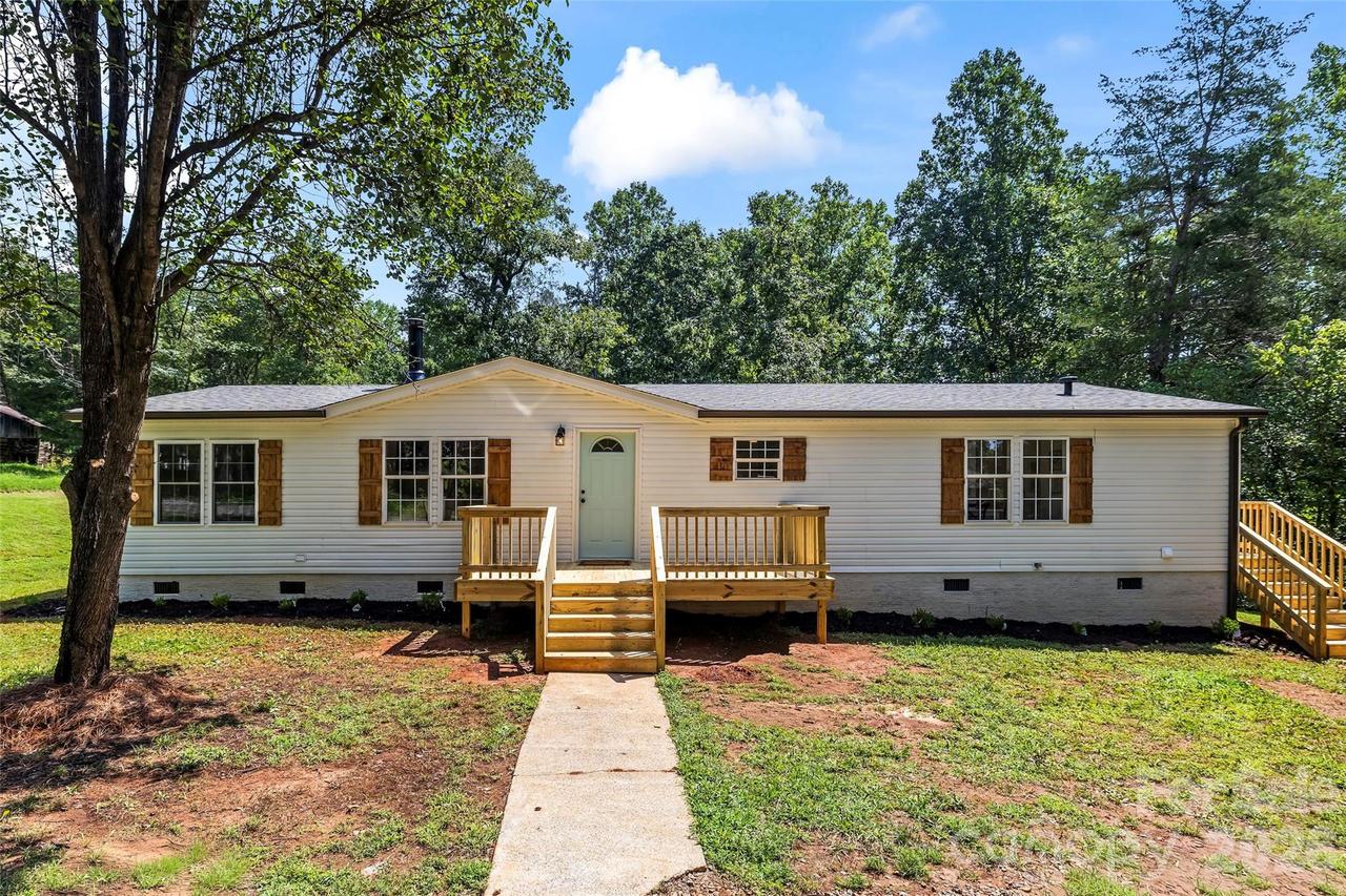 5171 John Flowers Ln., Vale, NC 28168