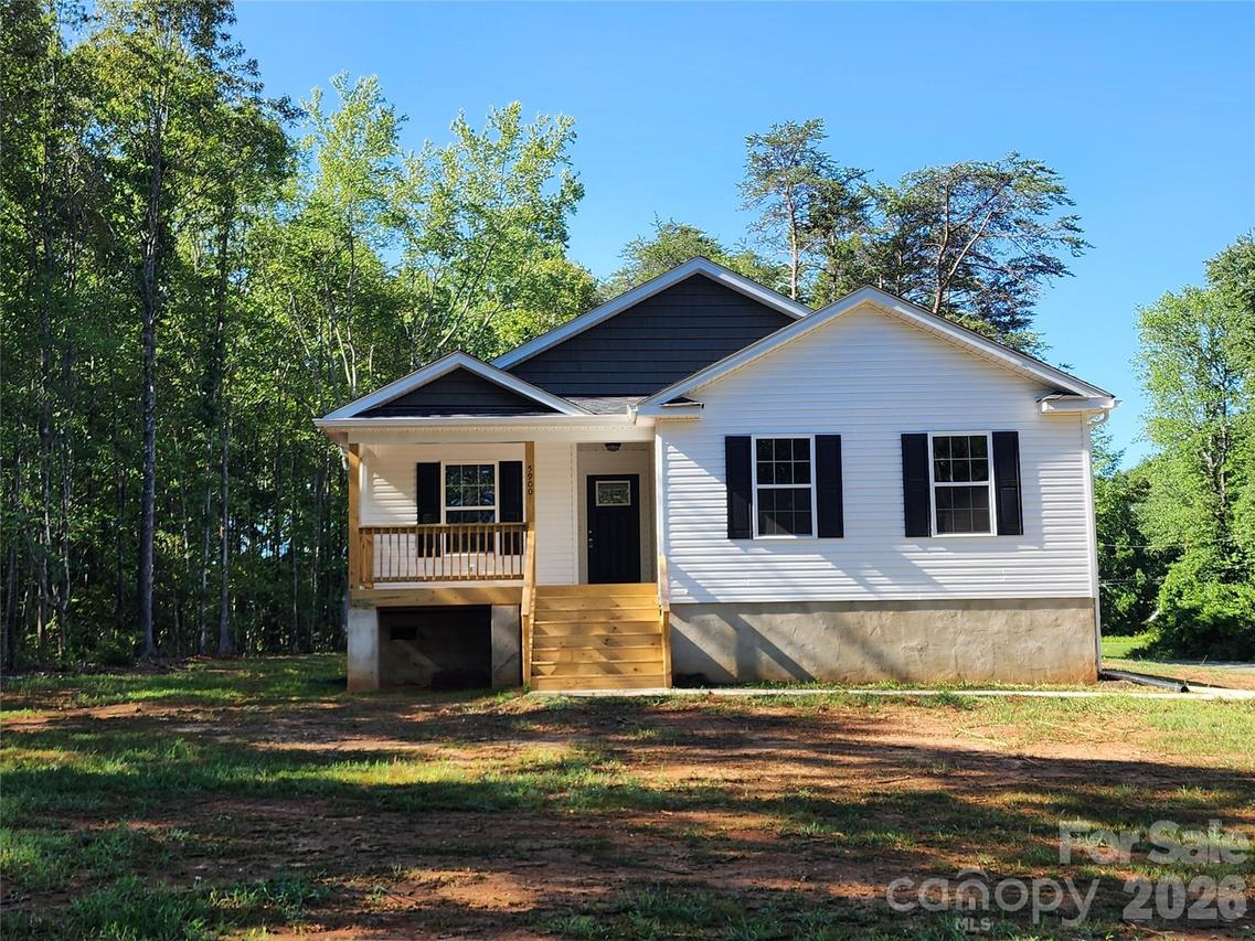 5900 Flamingo Dr. #4, Conover, NC 28613
