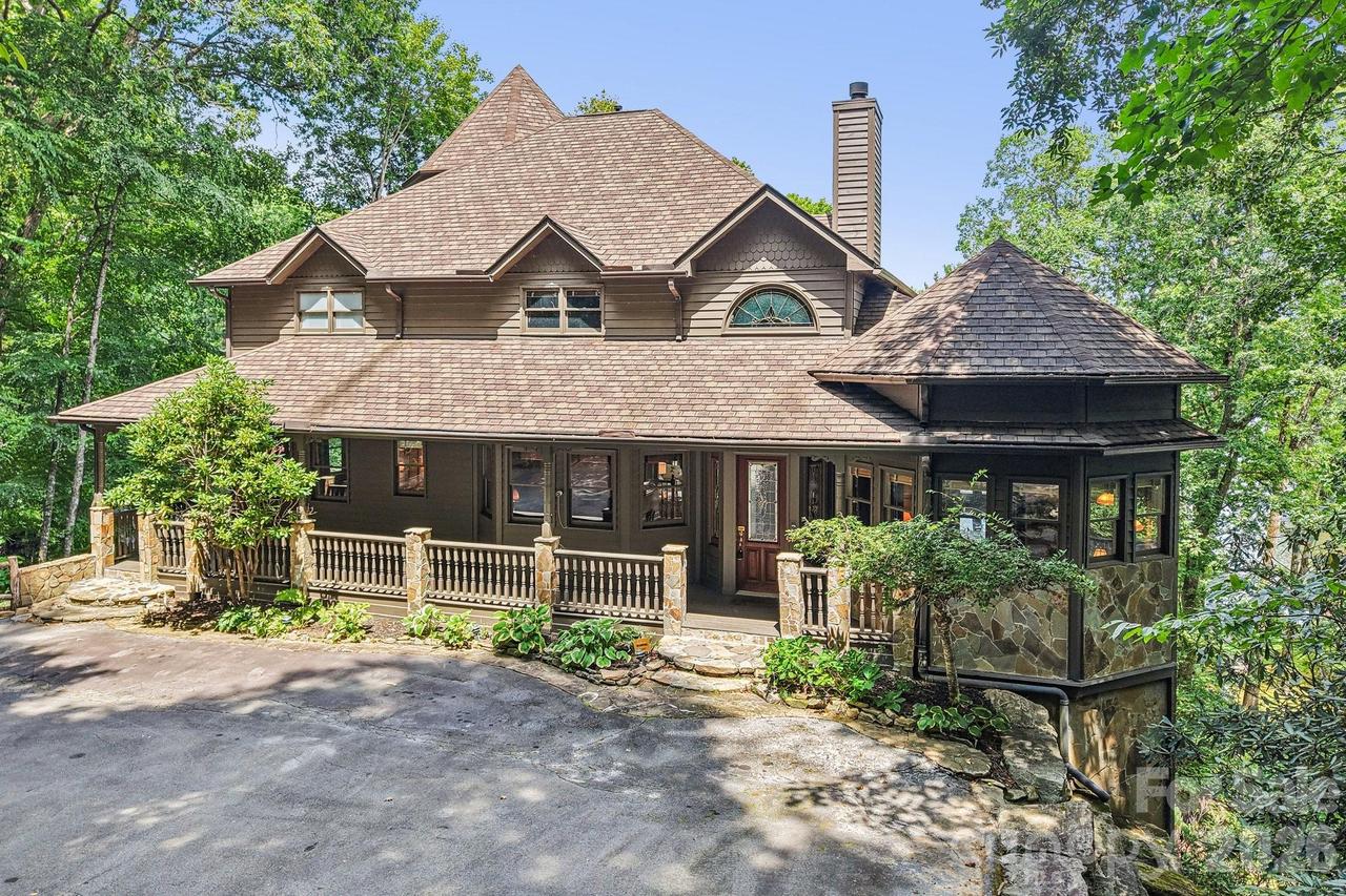 596 W Club Blvd., Lake Toxaway, NC 28747
