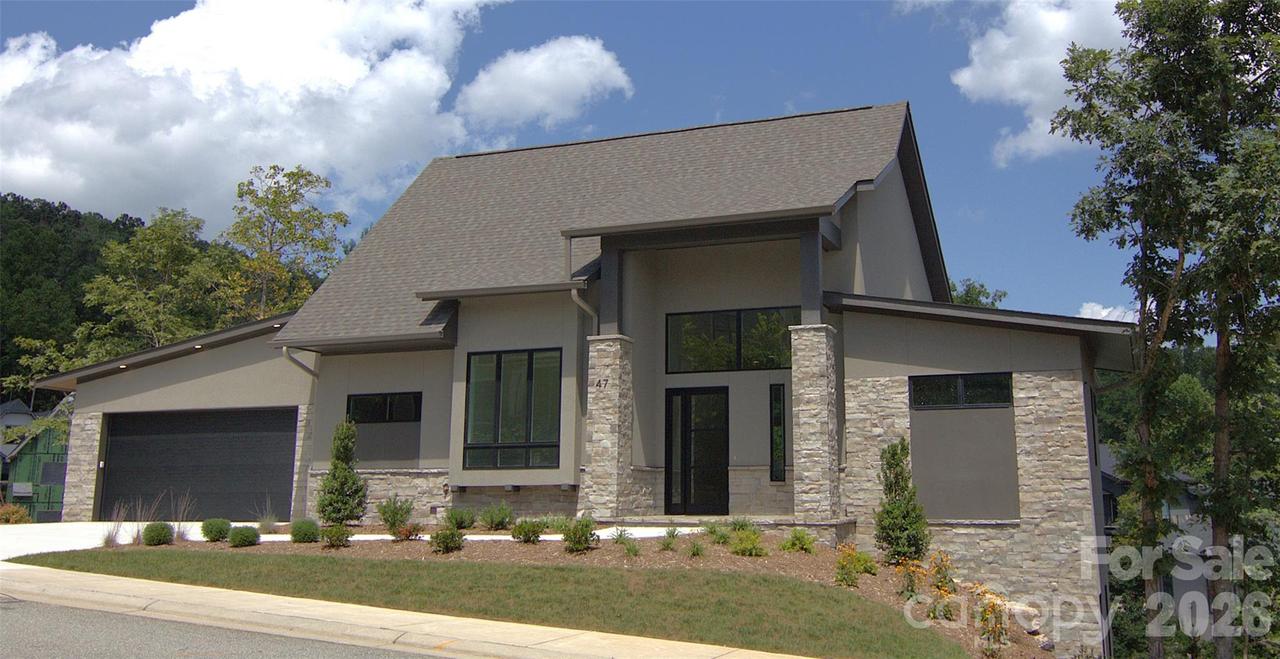 47 Versailles Ln., Asheville, NC 28804
