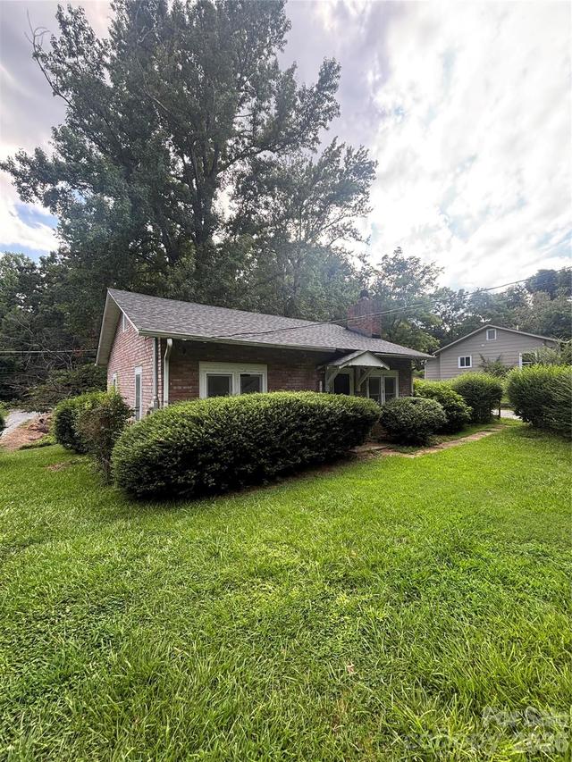 40 Beaver St., Tryon, NC 28782