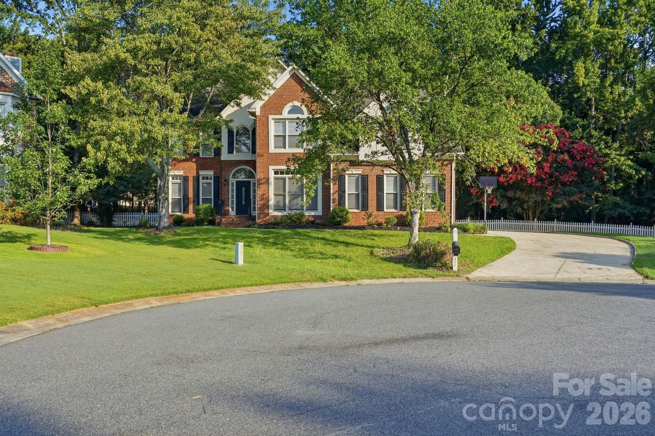 1321 Hillshire Meadow Dr., Matthews, NC 28105