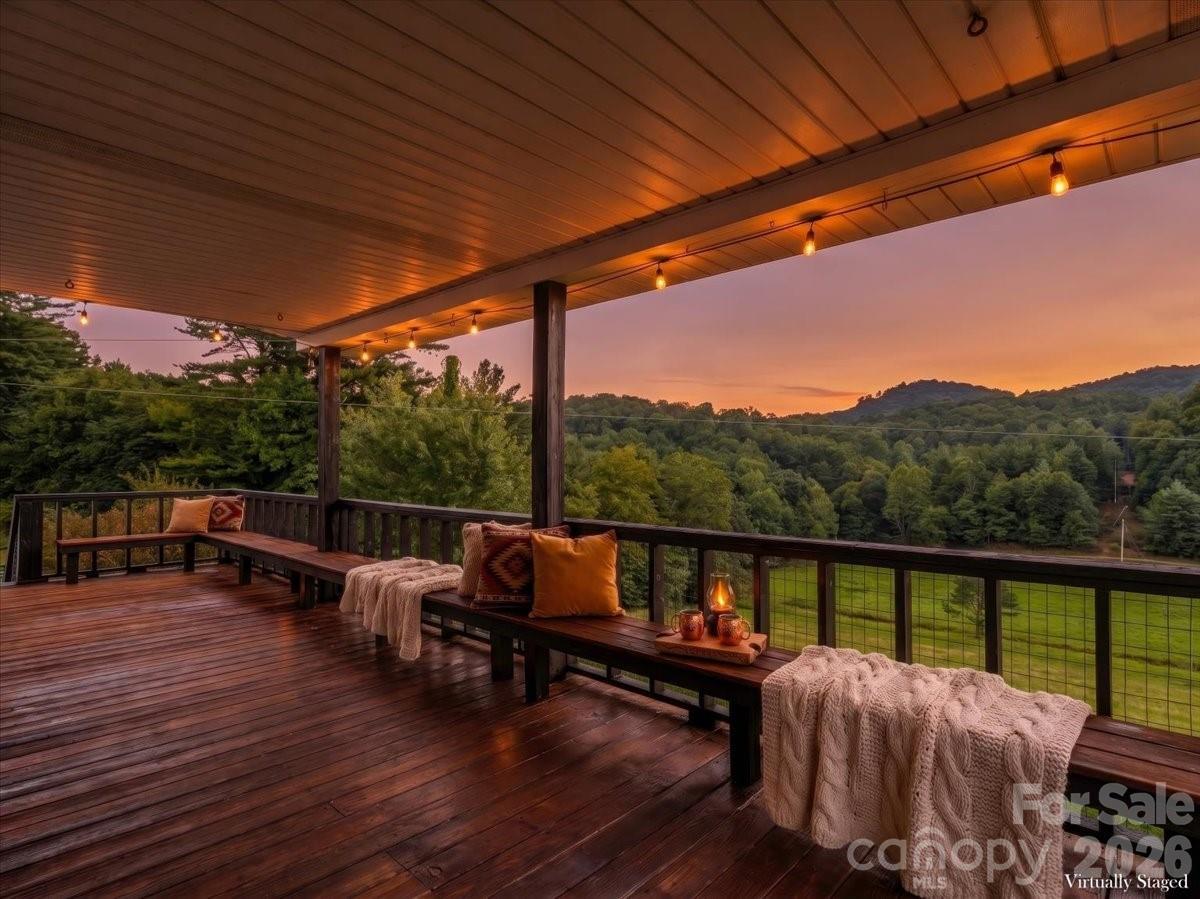 427 Big Brush Creek Rd., Green Mountain, NC 28740