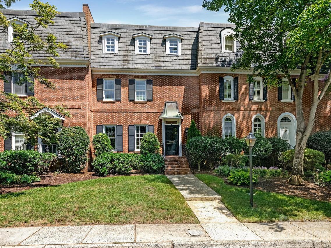 223 Perrin Pl., Charlotte, NC 28207