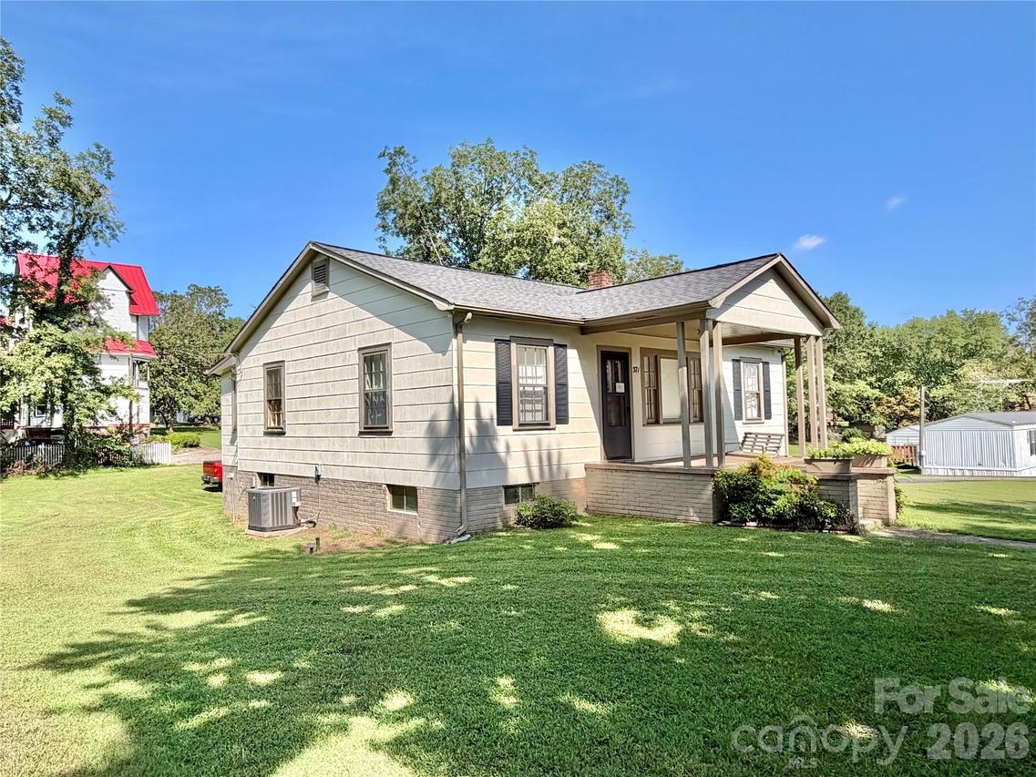 371 Sulphur Springs Rd., Hiddenite, NC 28636
