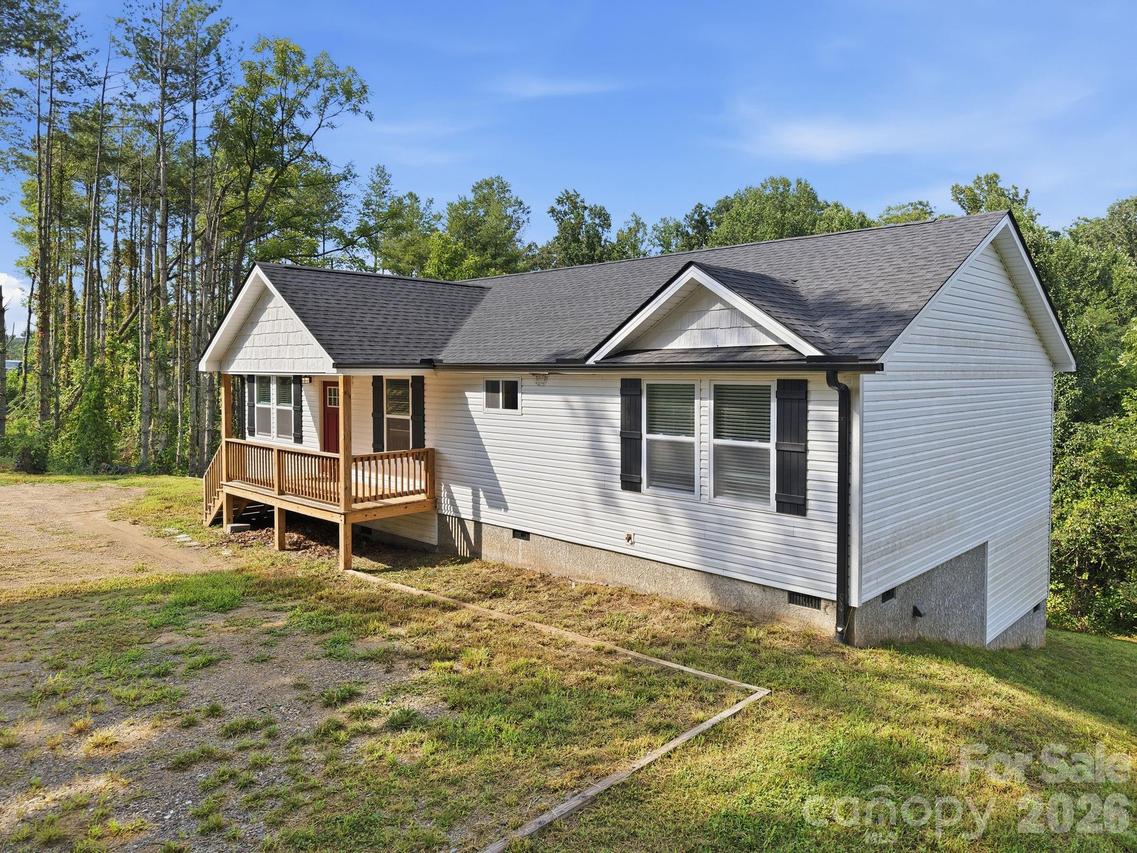 7 Greenridge Rd., Weaverville, NC 28787