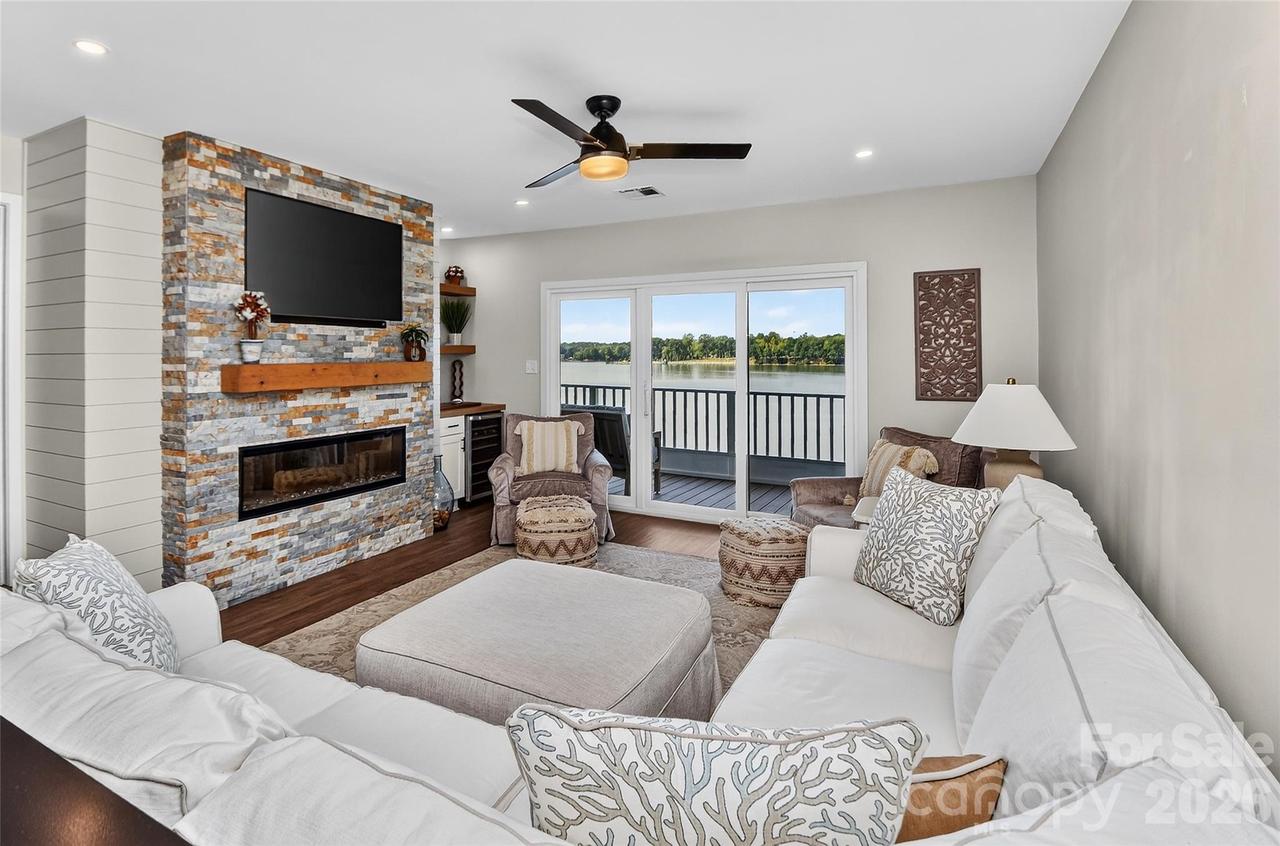 7340 Lakefront Dr. #5, Charlotte, NC 28278