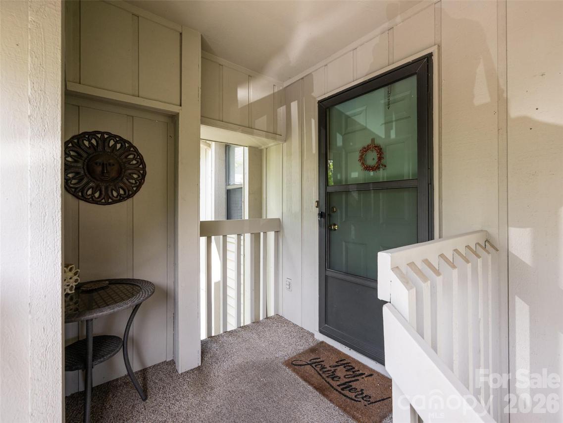 1406 Abbey Cir., Asheville, NC 28805