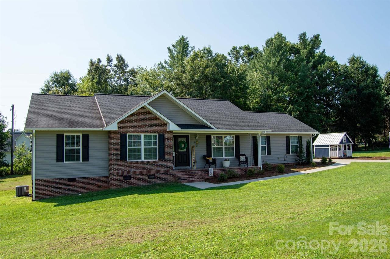 2422 23rd Street Dr., Hickory, NC 28601