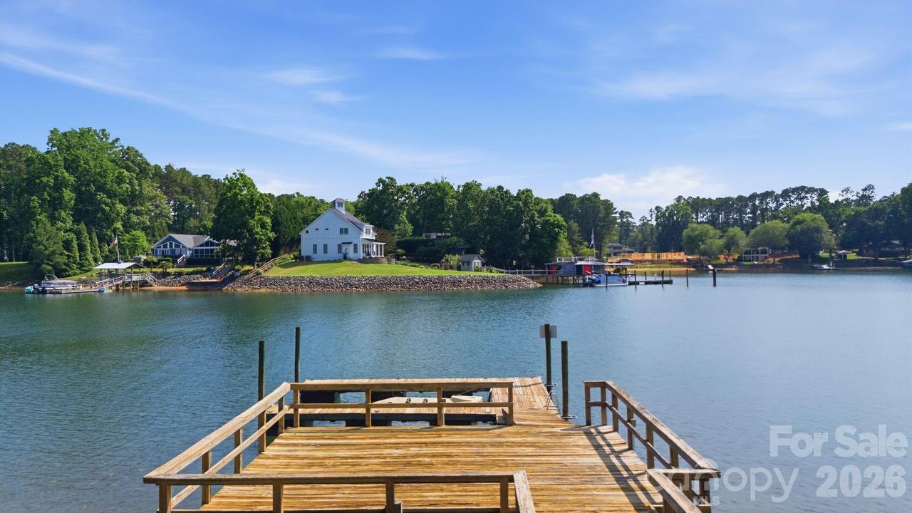 125 Misty Cove Ln., Mooresville, NC 28117