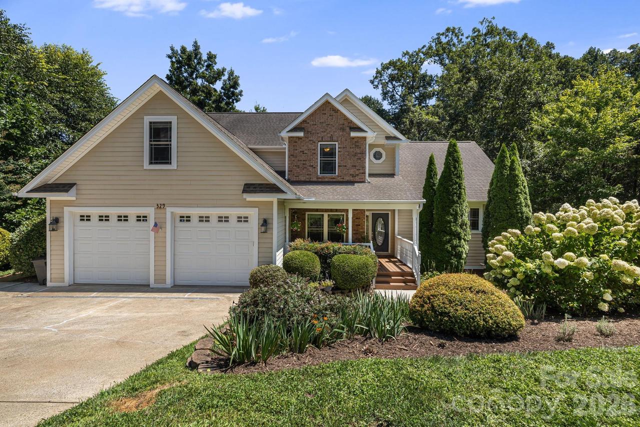 329 Scarlet Tanager Ct., Arden, NC 28704