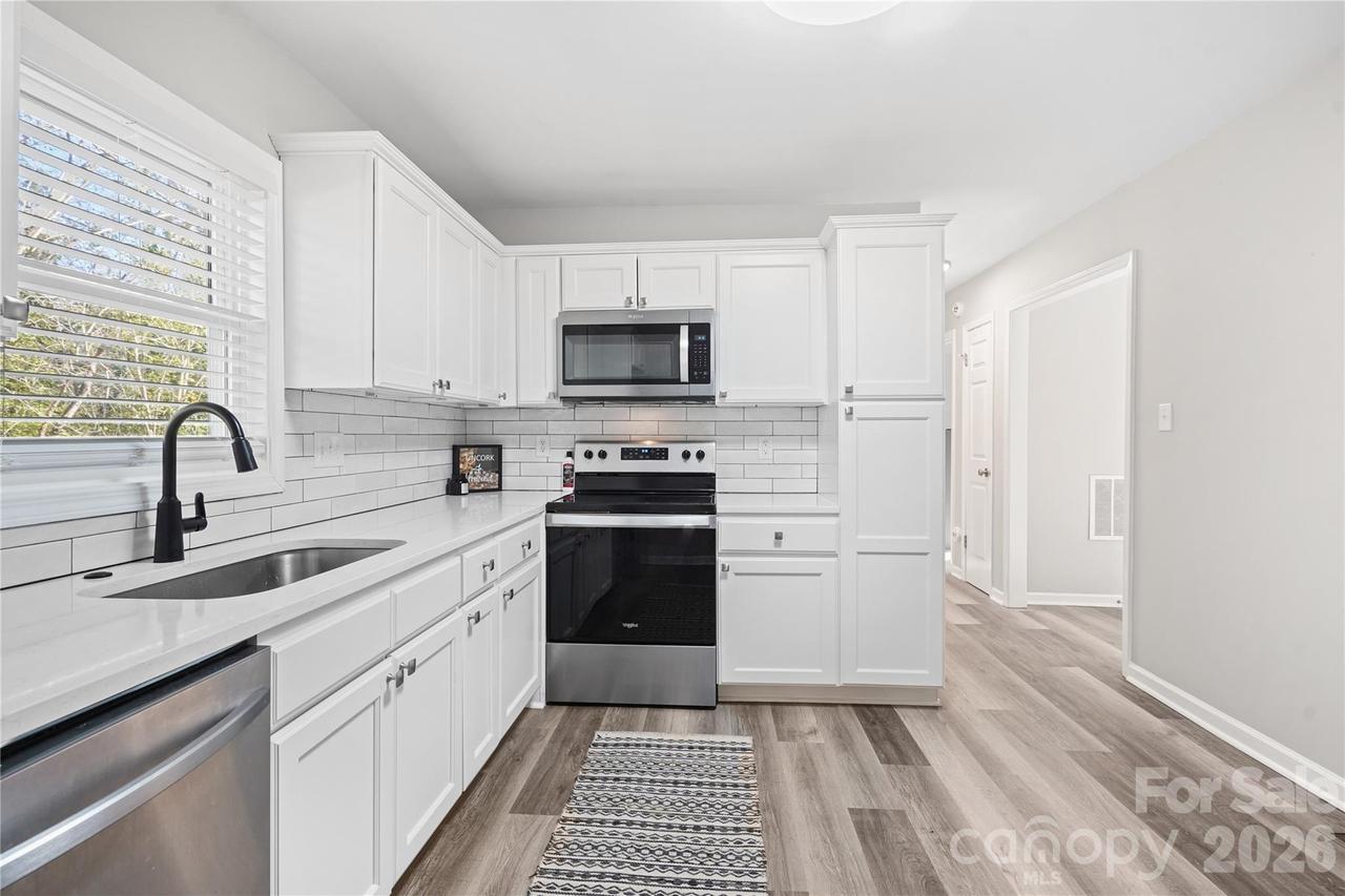 624 Dundeen Dr., Gastonia, NC 28052