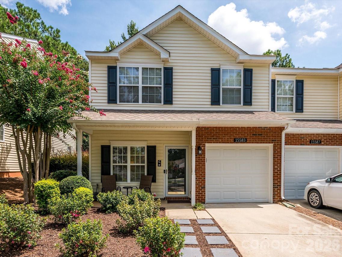 15583 Stronvar House Ln., Charlotte, NC 28277