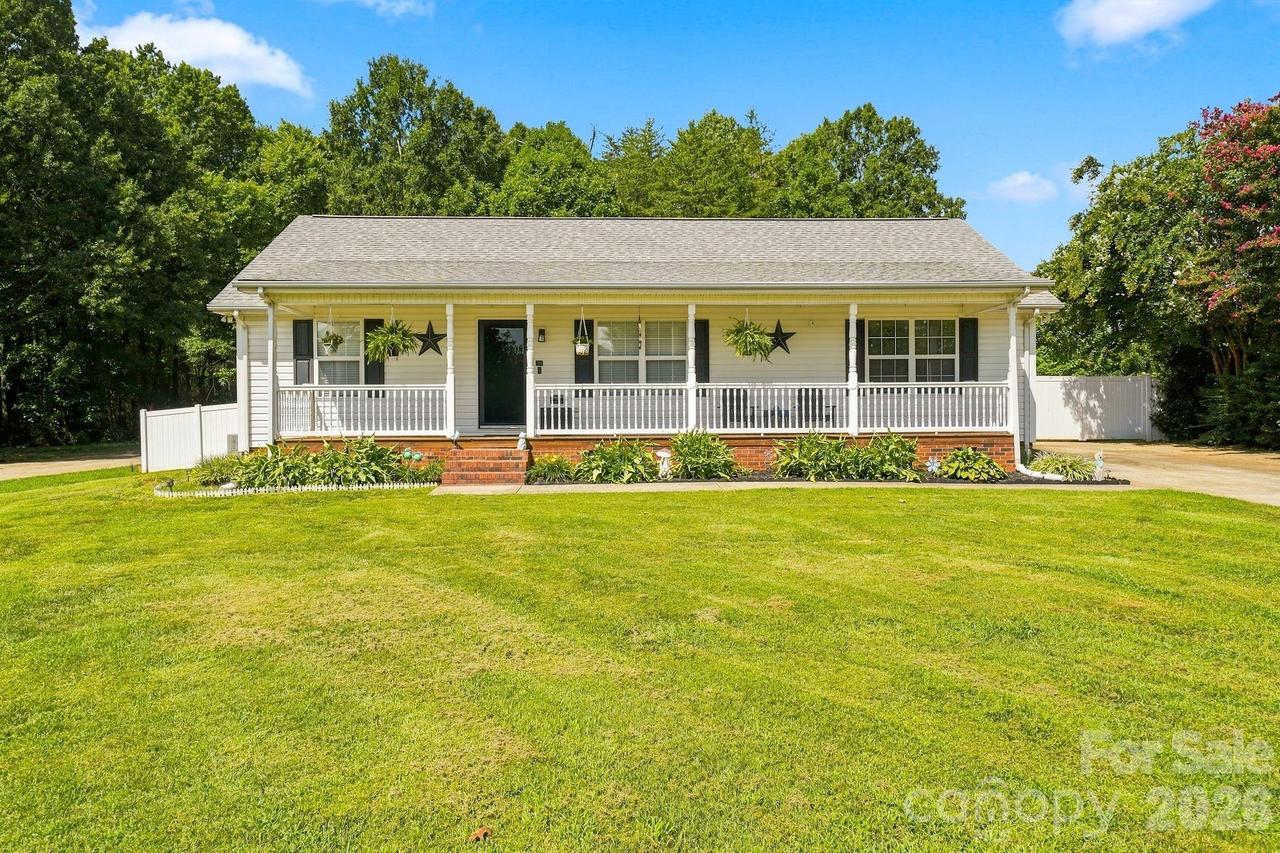 132 Kendra Dr., Mooresville, NC 28117