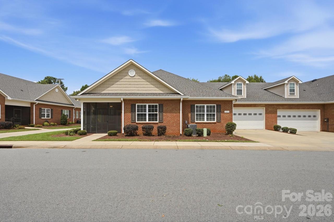 8213 Rainier Dr., Denver, NC 28037