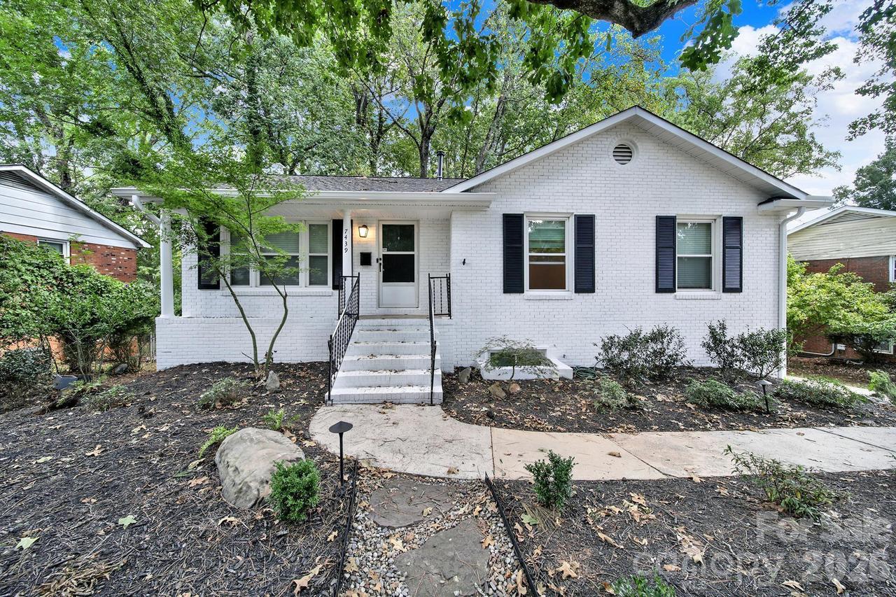 7439 Watercrest Rd., Charlotte, NC 28210