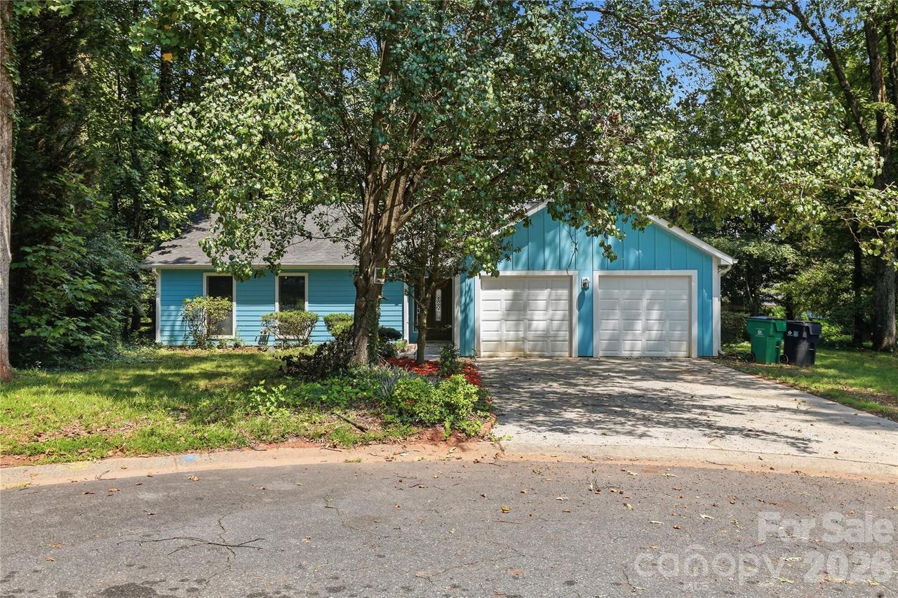 5810 Ness Ct., Charlotte, NC 28208
