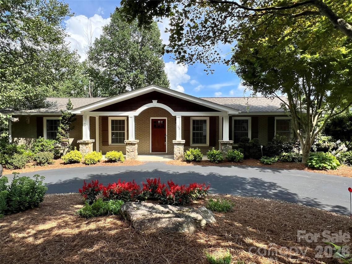25 Brookwood Rd., Asheville, NC 28804