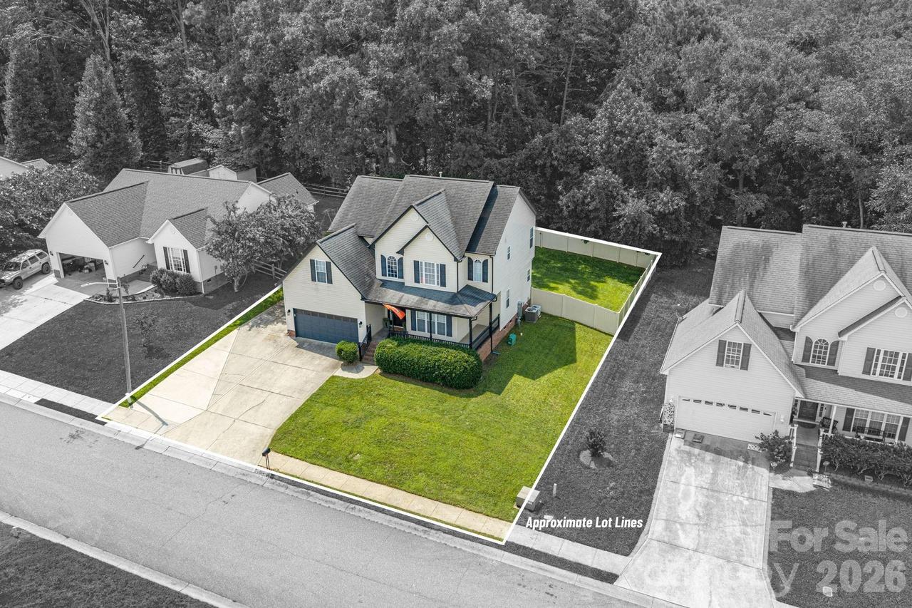 908 Carole Summey Dr., Dallas, NC 28034