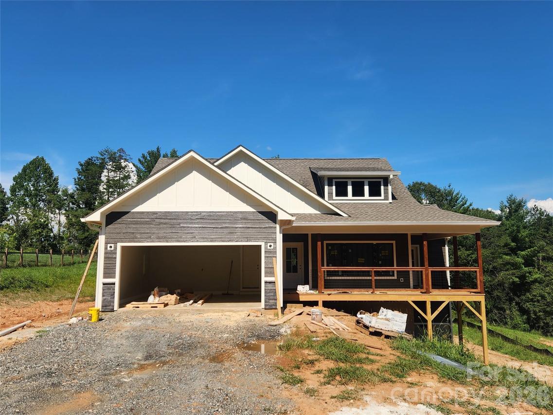 10 Setter Ln., Weaverville, NC 28787