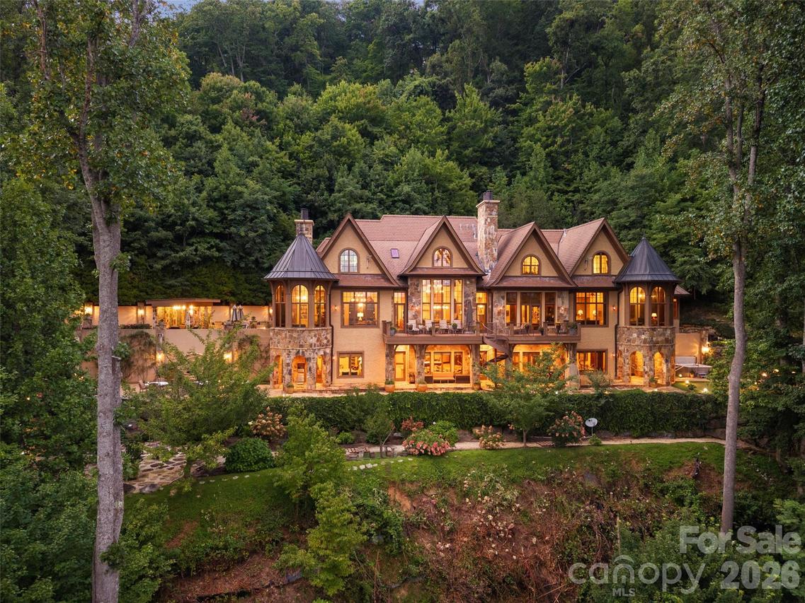994 Clovertop Ln., Arden, NC 28704