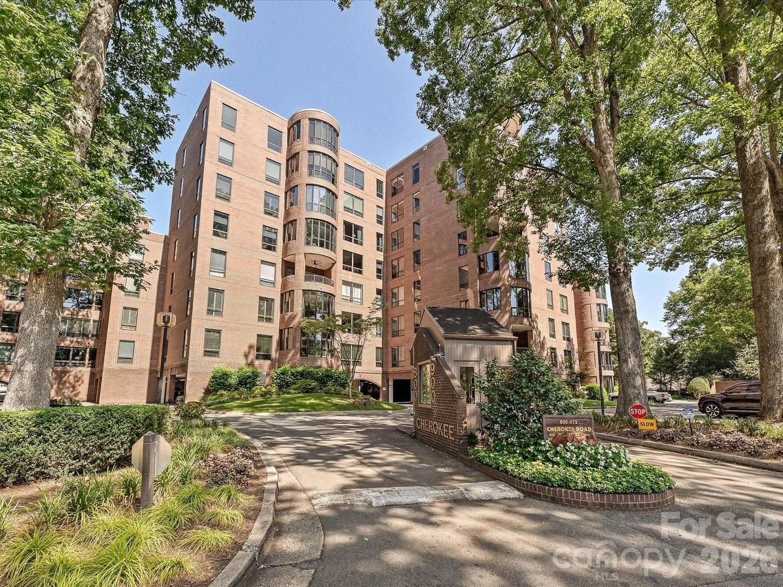 806 Cherokee Rd., Charlotte, NC 28207
