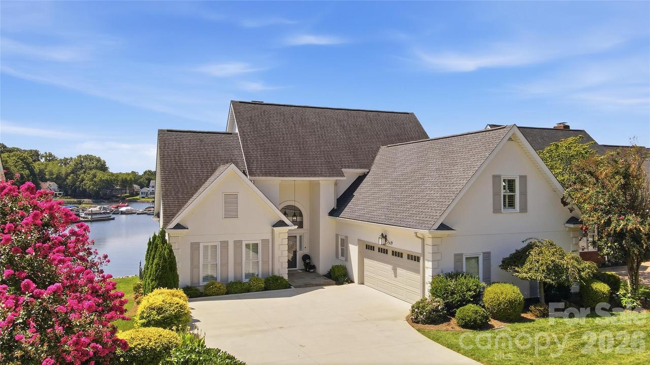 7310 Swansea Ln., Cornelius, NC 28031